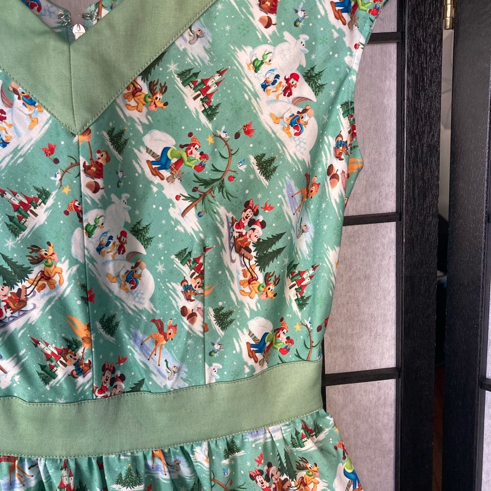 *Like New* Rare Disney Parks Mickey and Minnie Retro Holiday Dress XS